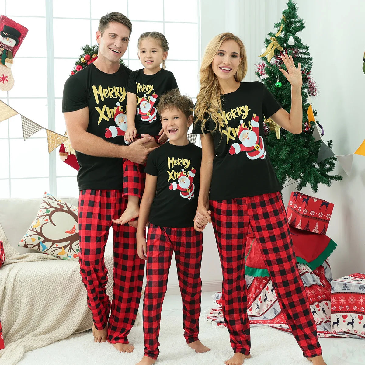 2025 New Short Sleeve Christmas Family Matching Pajamas Set T-Shirt+Trousers Holiday Costume Mom Dad Kids Clothes Sets Xmas Look