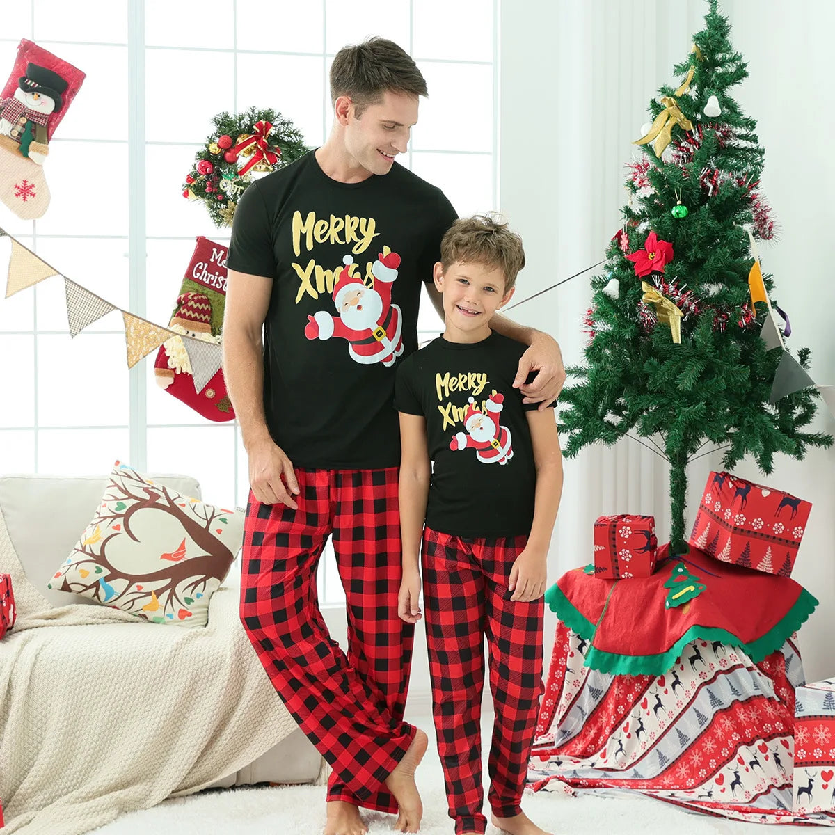 2025 New Short Sleeve Christmas Family Matching Pajamas Set T-Shirt+Trousers Holiday Costume Mom Dad Kids Clothes Sets Xmas Look