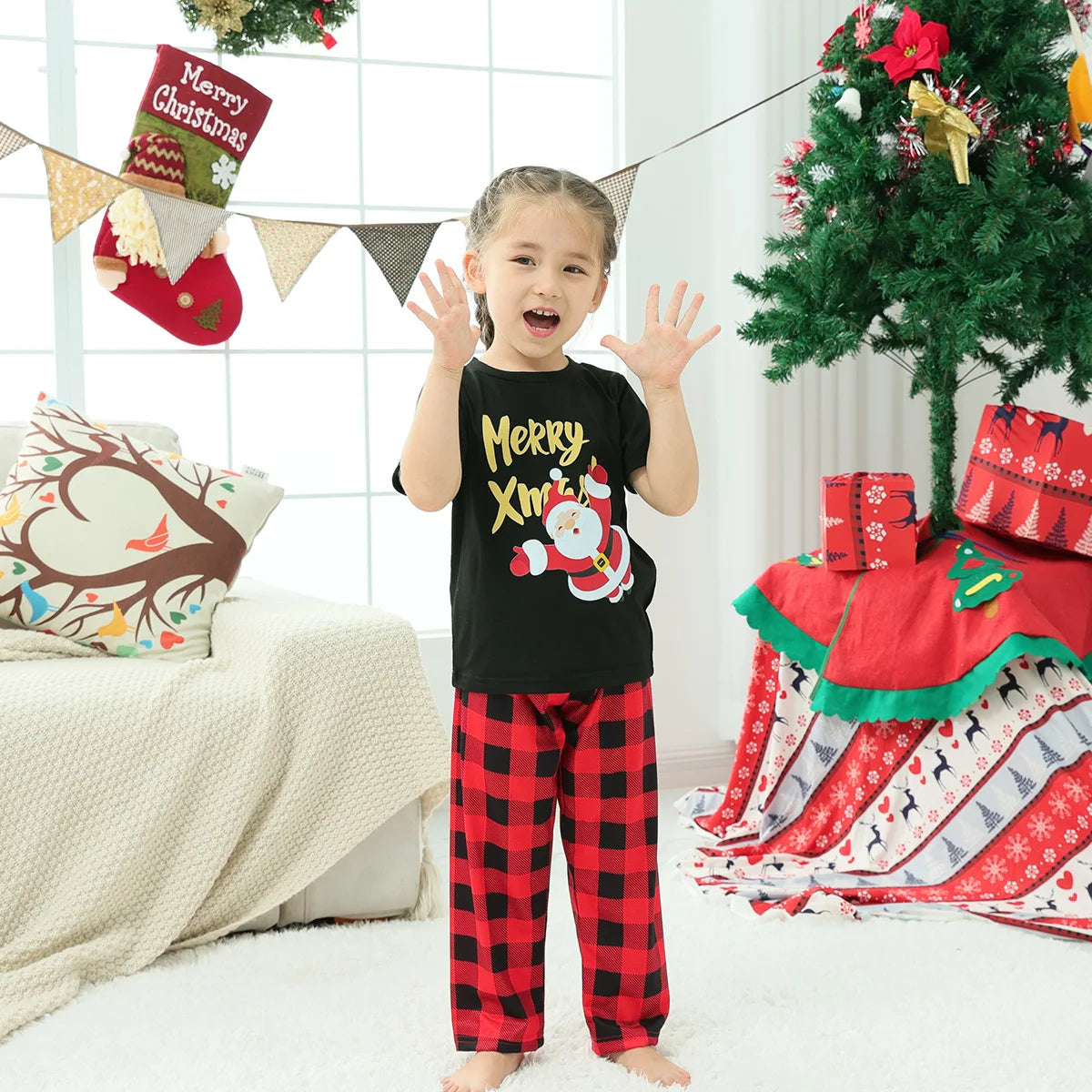 2025 New Short Sleeve Christmas Family Matching Pajamas Set T-Shirt+Trousers Holiday Costume Mom Dad Kids Clothes Sets Xmas Look