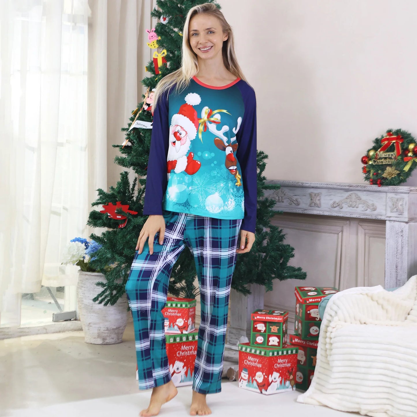 2025 New Santa&Deer Print Family Christmas Pajamas Loose Cute 2 Pieces Suit Sleepwear Mom Dad Kids Matching Clothing Baby Romper