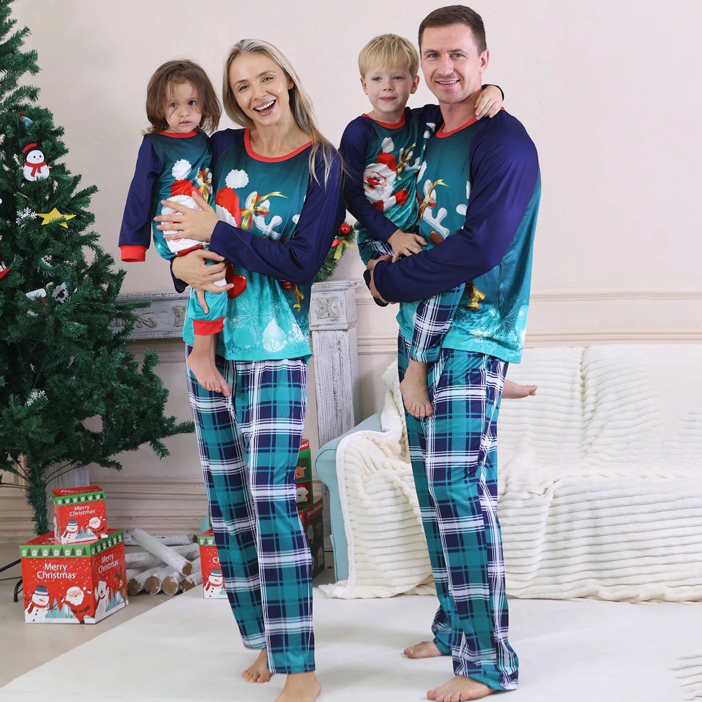 2025 New Santa&Deer Print Family Christmas Pajamas Loose Cute 2 Pieces Suit Sleepwear Mom Dad Kids Matching Clothing Baby Romper