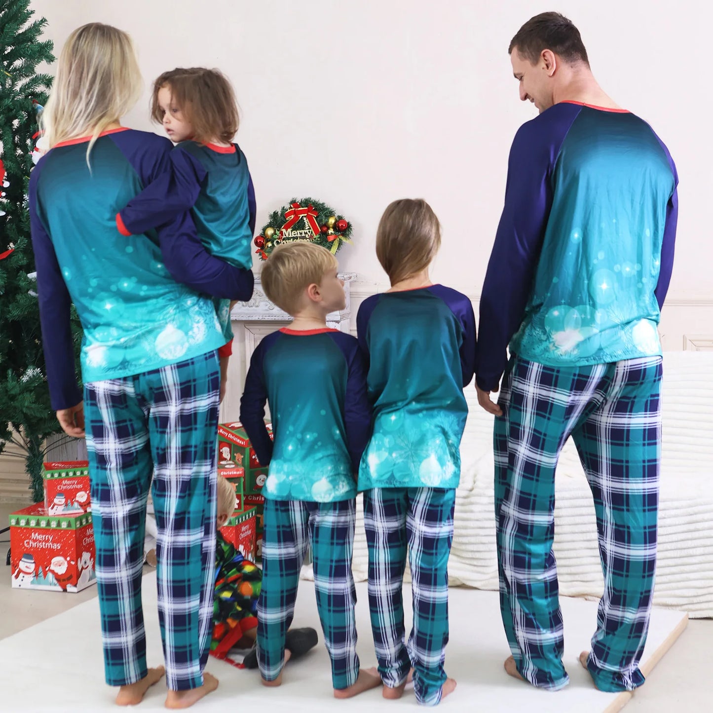 2025 New Santa&Deer Print Family Christmas Pajamas Loose Cute 2 Pieces Suit Sleepwear Mom Dad Kids Matching Clothing Baby Romper