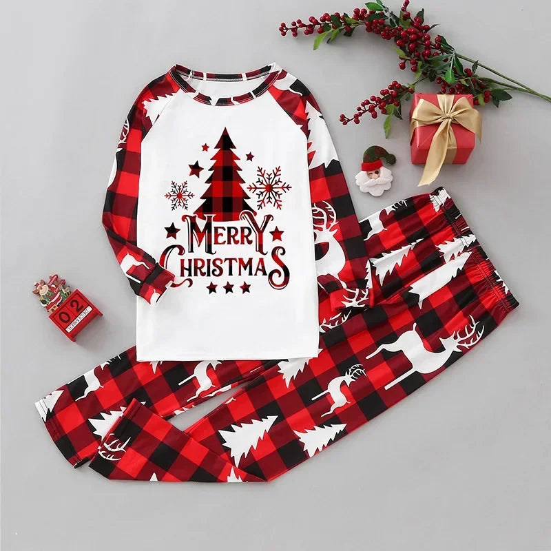 New 2025 Year's Costume for Family Christmas Pajamas Set Elk Print Mom Daughter Dad Son Matching Clothes Soft Sleepwear Xmas Look Pjs